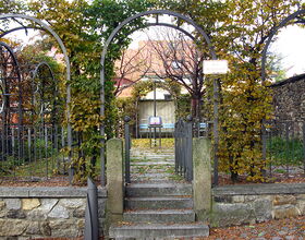 Lessing-Gedenkstätte im Herbst. 