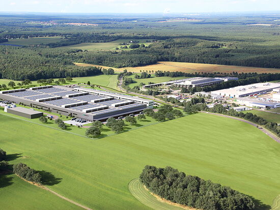 Daimler beginnt mit dem Bau einer zweiten Batteriefabrik bei der ACCUMOTIVE am Standort Kamenz. Die Produktions- und Logistikfläche wird mit der neuen Fabrik auf rund 80.000 m2 vervierfacht. © Daimler AG. 