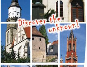 Titelbild des Flyers Kamenzer Stadtrundgang in Englisch mit 5 verschiedenen Stadtansichten als Beispiel für Sehenswürdigkeiten in der Stadt, wie das Rathaus, das Lessing-Museum, die St. Marien-Kirche und das Sakralmuseum.